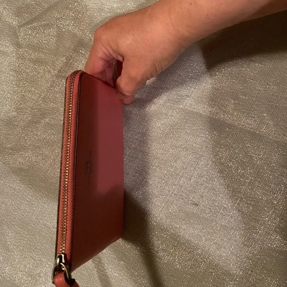 Nwt COACH MINI WRISTLET - Picture 3 of 8